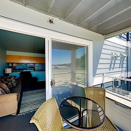 New Listing! Bay-View Beauty With Private Balcony Condo Lincoln City Exterior foto