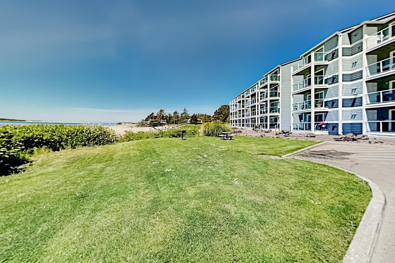 New Listing! Bay-View Beauty With Private Balcony Condo Lincoln City Exterior foto