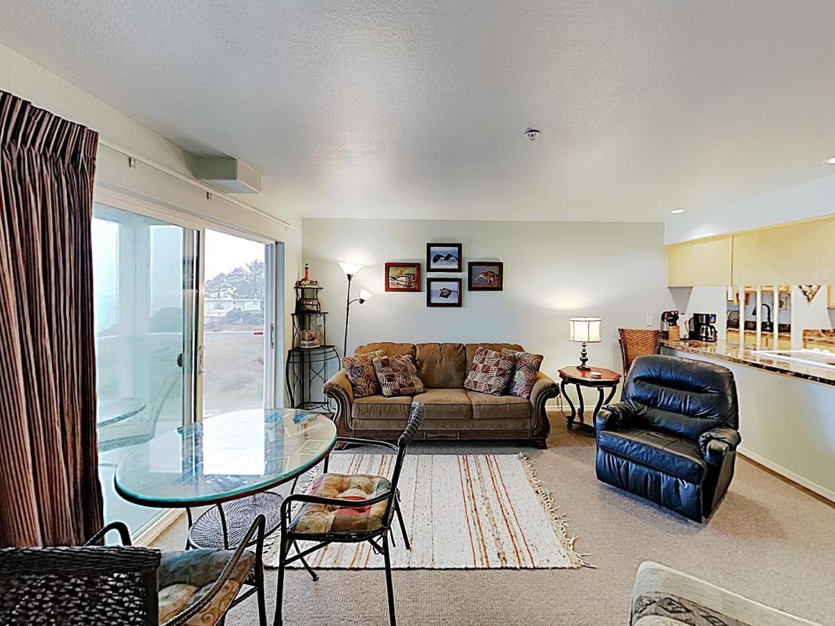 New Listing! Bay-View Beauty With Private Balcony Condo Lincoln City Exterior foto